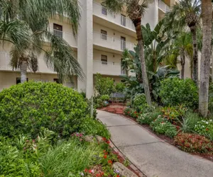 Photo 2 - Oceanview condo With Pools, Beach Access, Kitchen