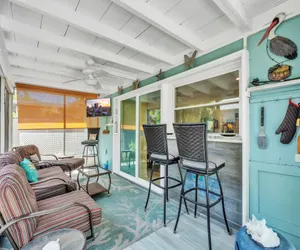 Photo 2 - Beach N Bay 204