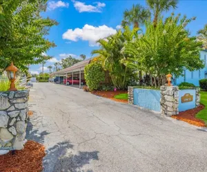 Photo 2 - Cayman Cay 201