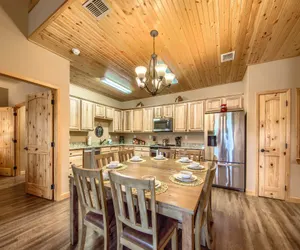 Photo 4 - OM A14 Gruene Bridge Bungalow at Old Mills Resort
