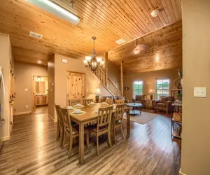 Photo 5 - OM A14 Gruene Bridge Bungalow at Old Mills Resort