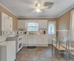 Photo 4 - Cozy Home away from Home in Little Rock