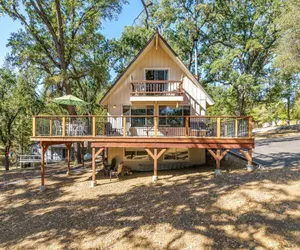 Photo 4 - Cozy Cabin On The Cove - Lakefront with Private Dock