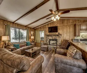 Photo 2 - Grizzly Bear Lodge Rustic Cabin