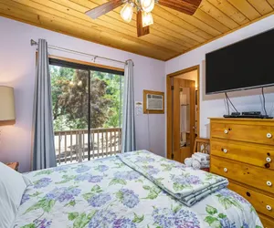 Photo 5 - The Hideout - Pet Friendly - The Perfect Spot for a Relaxing Yosemite Vacation