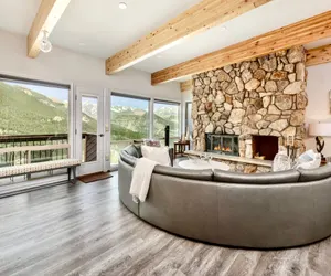 Photo 2 - Trails End Vacation Home at Windcliff