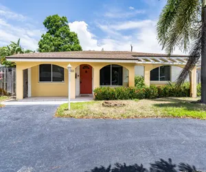 Photo 3 - Charming Florida Home Minutes to the Beach