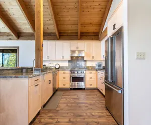 Photo 3 - AMAZING VIEWS- MODERN HOME- SH #14