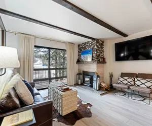 Photo 2 - Luxurious 2 Bedroom Base Camp Condo - Steps from Kirkwood Village