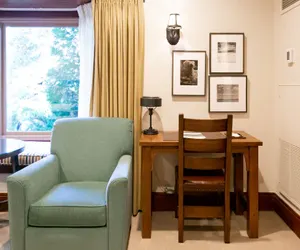 Photo 2 - Deluxe King Room