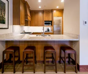 Photo 5 - One Bedroom Townhouse with Hot Tub