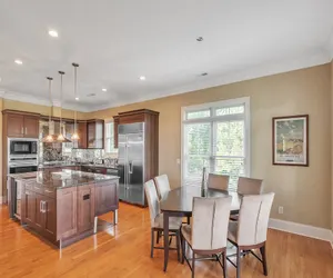 Photo 3 - Spacious Home with 4 Master Suites in Quiet Community