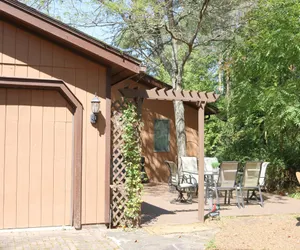 Photo 4 - Howe Hill Retreat