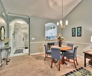 Photo 3 - 533 Wedgewood