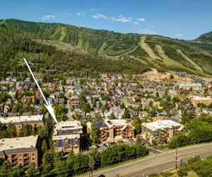 Photo 4 - TOWN POINTE C302