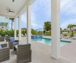 Photo 2 - 661 Beach-to-Bay 5BR: Pool, Spa, Gulf Views, Elevator