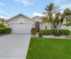 Photo 4 - 14090 Sunshine Daydream Oasis: Pool & Lanai, Close to Fort Myers