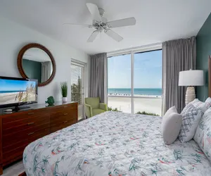 Photo 4 - Gullwing 505 3BR Oasis: Beachfront & Lanai