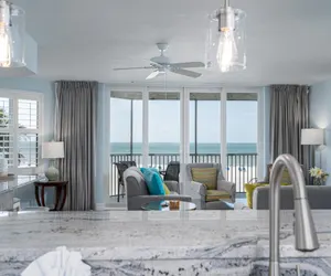 Photo 2 - Gullwing 505 3BR Oasis: Beachfront & Lanai