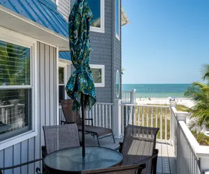 Photo 5 - 40 Warm Sands North End Retreat: 3BR w/ Balcony & Beach Access