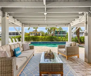 Photo 2 - 231 Shells N Sunshine Charming Oasis: Heated Pool, Spa