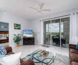 Photo 3 - 654 Casa Marina Waterside Condo w/ Pool, Lanai & Walk to Beach
