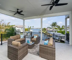 Photo 3 - 607 Bliss on the Bay: 5BR Oasis w/ Pool, Spa & Views