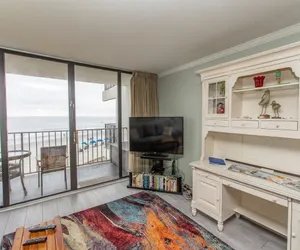 Photo 2 - ROYAL GARDEN RESORT 203