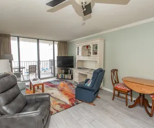 Photo 4 - ROYAL GARDEN RESORT 203