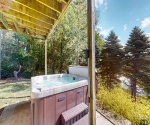 Photo 2 - Silver Spring Chalet