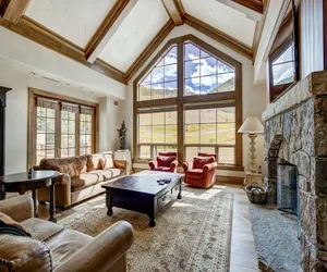 Photo 2 - Golden Peak Luxury 4 BR Penthouse - Ski-in/out! Save 20% on 7+ Nights!