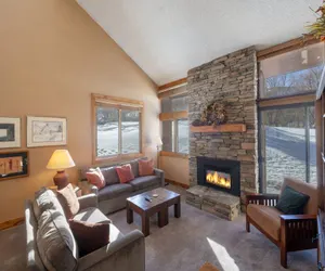 Photo 2 - Park Avenue 224