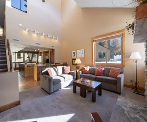 Photo 4 - Park Avenue 224