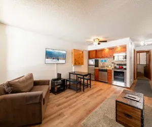 Photo 2 - Park Avenue 1BR Silver