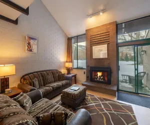 Photo 2 - Park Avenue 252