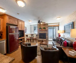 Photo 4 - Park Avenue 211