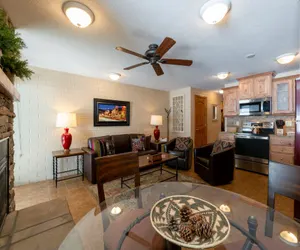 Photo 3 - Park Avenue 211