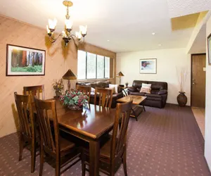 Photo 3 - Park Avenue 243
