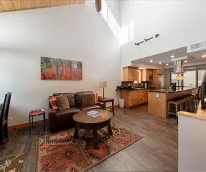 Photo 2 - Park Avenue 235