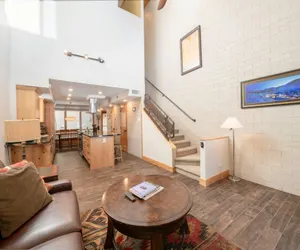Photo 3 - Park Avenue 235