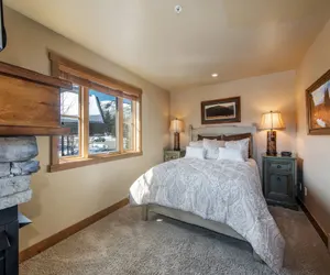 Photo 2 - Jupiter Inn 17