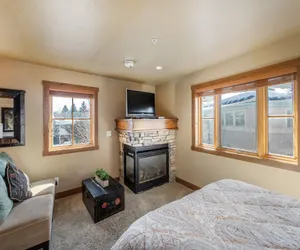 Photo 3 - Jupiter Inn 17