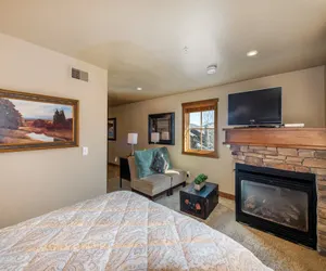 Photo 4 - Jupiter Inn 17