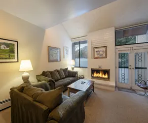 Photo 2 - Park Avenue 268