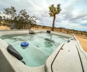 Photo 3 - Relax in Style at The Green Jackrabbit - Hot Tub, Record Player