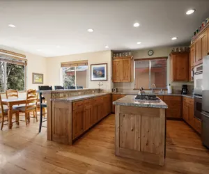 Photo 4 - Midway 4 Bedroom 4.5 Bathroom golf course Luxury Turnberry 23