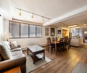 Photo 4 - Park Avenue 216