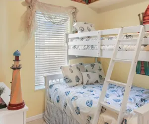 Photo 4 - Majestic Sun Apartment with Bunks