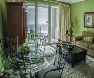Photo 2 - Majestic Sun One-Bedroom Apartment