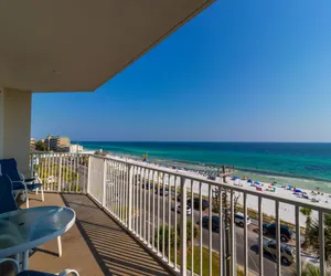 Photo 2 - Majestic Sun Three-Bedroom Apartment